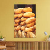 Baguette, brood, te koop op straat door hawker. canvas afdruk (Insitu (Woonkamer))