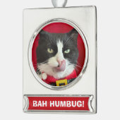 Bah Humbug Tuxedo Kat Kerstversiering Verzilverd Banner Ornament (Links)