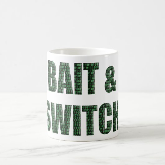 “Bait and Switch” met een binaire code-overlay. Koffiemok (Center)