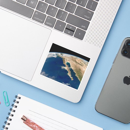 Baja California en de Pacifische kust van Mexico. Sticker (Laptop met iPhone)