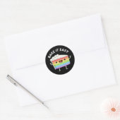 Bake it Easy Funny Cake Pun Dark BG Ronde Sticker (Envelop)