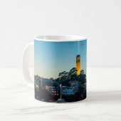 Baken over de baai koffiemok (Voorkant links)