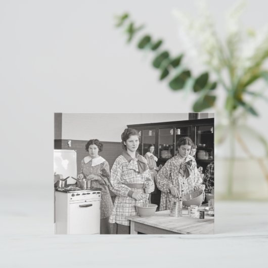 Baking Class, 1935 Briefkaart (Staand voorkant)