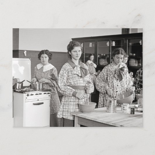 Baking Class, 1935 Briefkaart (Voorkant)