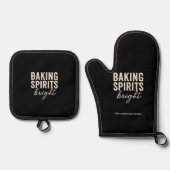 “Baking Spirits Bright Black Christmas Ovenwant & Pannenlap Set (Voorkant)