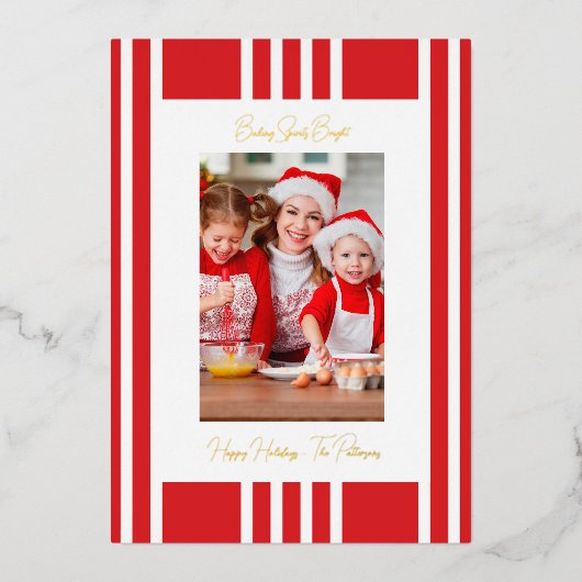 Baking Spirits Bright Christmas Familiefoto Folie Feestdagenkaart (Voorkant)
