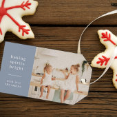 Baking Spirits Bright | Kinder foto van Blue Grey  Cadeaulabel