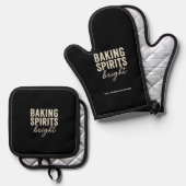 “Baking Spirits Bright Zwarte Kerstmis Ovenwant & Pannenlap Set (Voorkant / Achterkant)