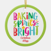 Baking Spirits Helderkleurige kerstbehandelingen Keramisch Ornament (Voorkant)
