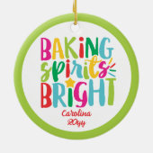 Baking Spirits Helderkleurige kerstbehandelingen Keramisch Ornament (Achterkant)