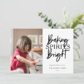 Baking Spirits met heldere kerstfoto Feestdagenkaart (Staand voorkant)