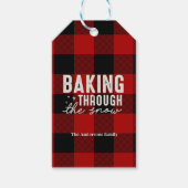 Baking Through the Snow Buffalo Plaid Christmas Cadeaulabel (Voorkant)