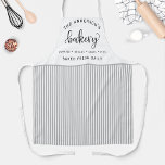 Bakkerij, Bake Fresh Daily White en Grey Stripes Schort<br><div class="desc">Maak dit prachtige schort uw eigen door uw eigen naam,  familienaam of bedrijfsnaam toe te voegen,  evenals twee meer gepersonaliseerde gebieden voor jouw tekst.Design met prachtig "Bakery"-script in handgeschreven kalligrafie en wit en grijs streeppatroon. Geweldig op maat geschenk idee!</div>