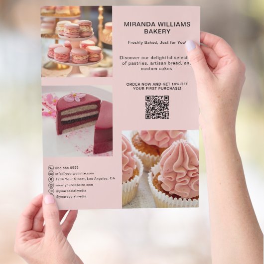 Bakkerij Promotie Foto Sociale Media QR Roze Flyer
