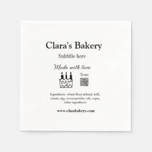 Bakkerijtaart en ingrediënten gemaakt met liefde q servet