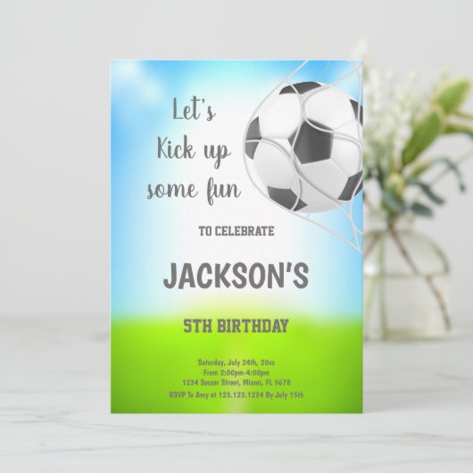 Bal in het Net Voetbal Verjaardag Uitnodiging (Staand voorkant)