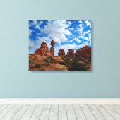 Balanced Rock, Arches National Park Canvas Afdruk (Insitu (Houten vloer))