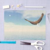 Bald-adelaar die op de oceaan naar de maan vliegt tissuepapier (Craft)