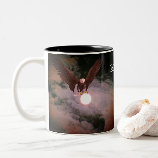 Bald Eagle and Full Moon Fantasy Personalized Tweekleurige Koffiemok (Met donut)