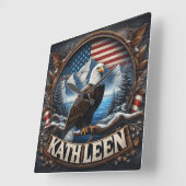 Bald Eagle beroemd gemaakt door Mountains and Flag Vierkante Klok (Hoek)