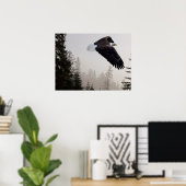 Bald Eagle die door de mist trekt Poster (Thuiskantoor)