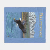 Bald Eagle Diving - West Yellowstone, MT Fleece Deken (Voorkant (Horizontaal))