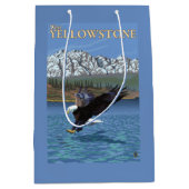 Bald Eagle Diving - West Yellowstone, MT Medium Cadeauzakje (Voorkant)