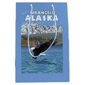 Bald Eagle Diving - Wrangell, Alaska Medium Cadeauzakje (Voorkant)