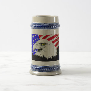 Bald Eagle en de Amerikaanse vlag Bierpul