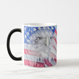 Bald Eagle en de Amerikaanse vlag Magische Mok