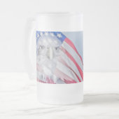 Bald Eagle en de Amerikaanse vlag Matglas Bierpul (Voorkant links)