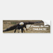 Bald Eagle en Raven Chase Funny Bumpersticker (Voorkant)