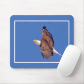 Bald Eagle Eyes tegen de hemel Muismat (Met muis)