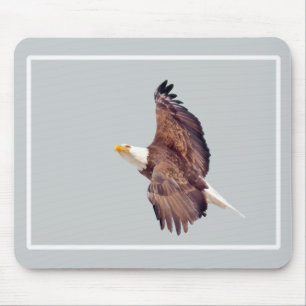 Bald Eagle Eyes tegen de hemel Muismat