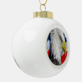 Bald Eagle head en een Amerikaanse vlag Keramische Bal Ornament (Links)