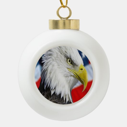 Bald Eagle head en een Amerikaanse vlag Keramische Bal Ornament (Voorkant)