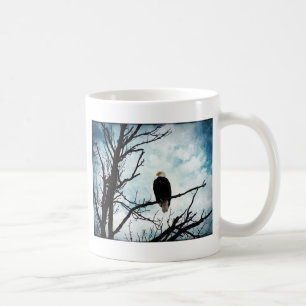 Bald Eagle in een boom met een blauwe hemel en wol Koffiemok