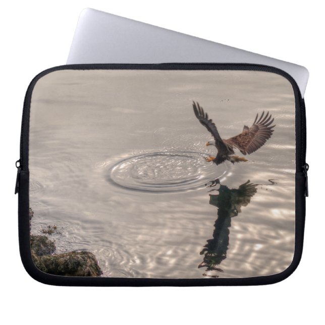 Bald Eagle Landing on Water Wildlife Foto Laptop Sleeve (Voorkant)
