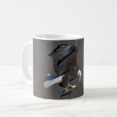 Bald Eagle met een vis Koffiemok (Voorkant links)