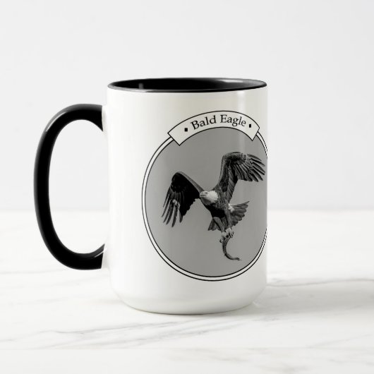 Bald Eagle met een vis Mok (Links)