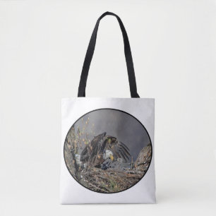 Bald Eagle met haar baby Tote Bag