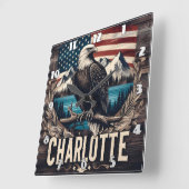 Bald Eagle met uitzicht op Charlotte met bergen Vierkante Klok (Hoek)