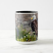 Bald Eagle op de rots Mok (Midden)