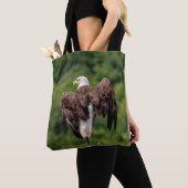 Bald Eagle op een tak Tote Bag (Dichtbij)