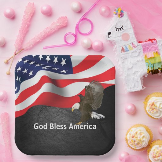 Bald Eagle over Amerikaanse vlag Papieren Bordje (Feest)