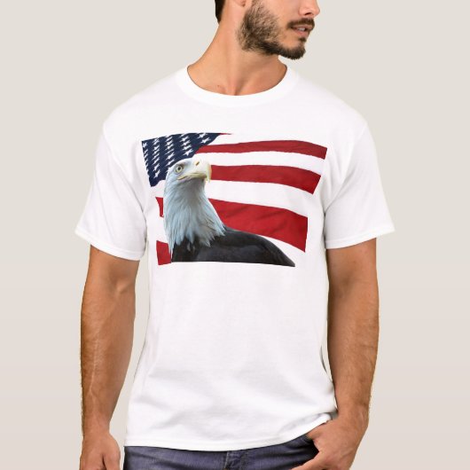 Bald Eagle tegen het Amerikaanse Shirt van de vlag (Voorkant)