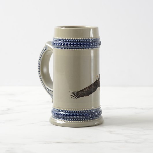 Bald Eagle tijdens de vlucht Bierpul (Voorkant links)