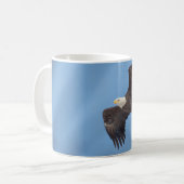 Bald Eagle tijdens de vlucht Koffiemok (Voorkant links)