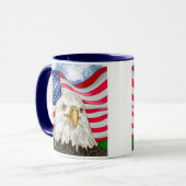 Bald Eagle voor de Amerikaanse vlag Patriottische Mok (Voorkant links)
