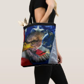 Bald Eagle Wolf American Flag Tote Bag (Dichtbij)